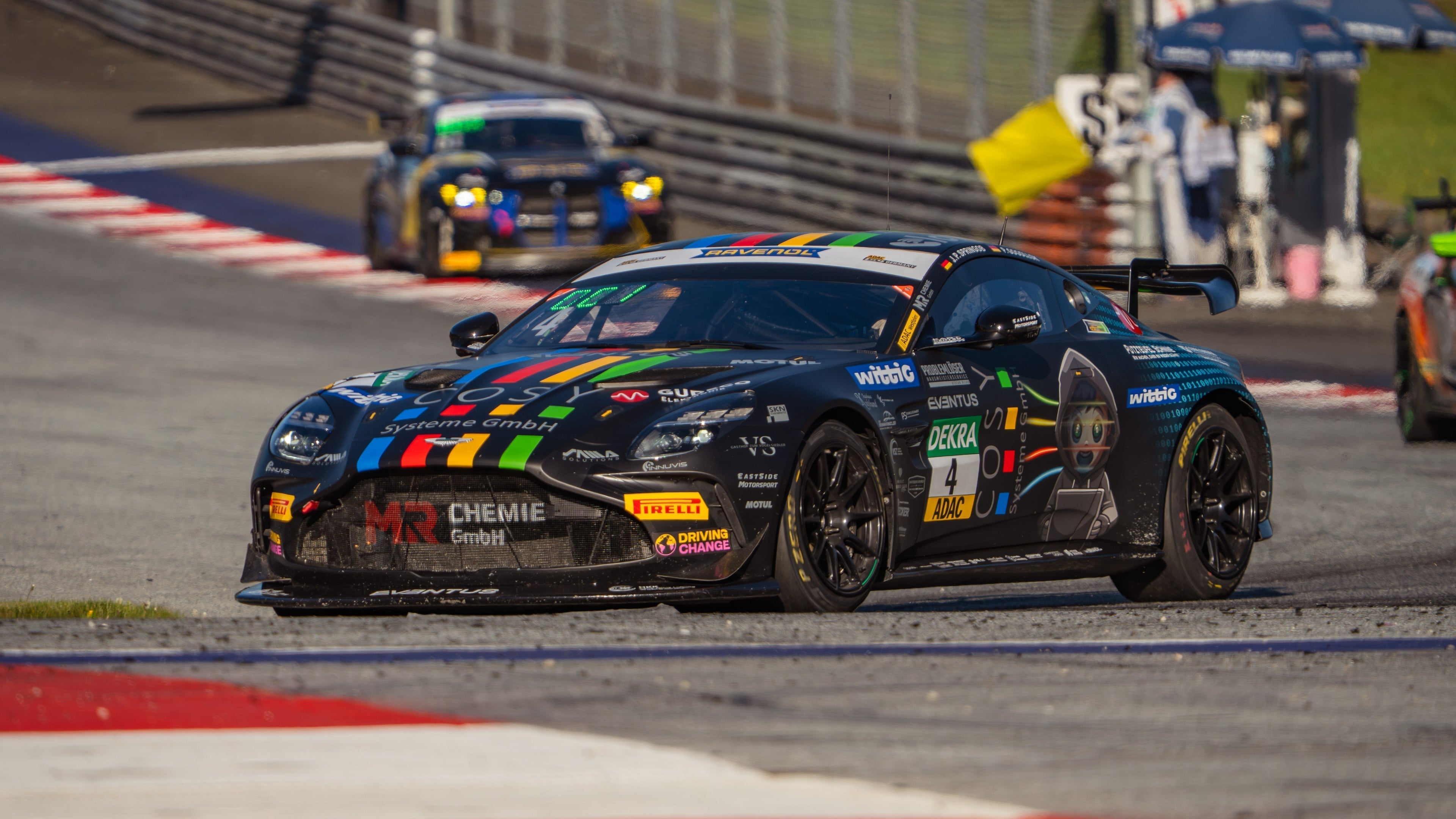RAVEMONKEYS unterstützt Eastside Motorsport in der ADAC GT4 Germany